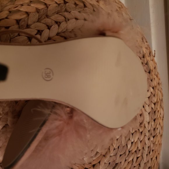 Fluffy heels - Picture 4 of 4